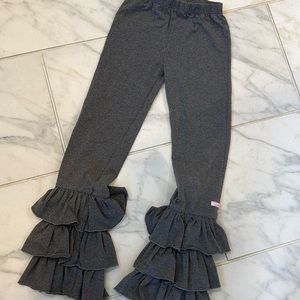 Ruffle butt grey leggings